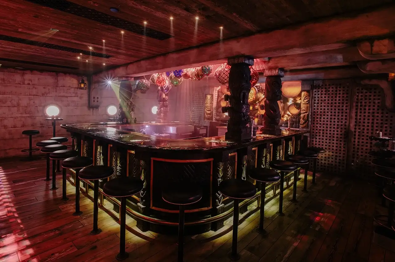 Grey Hen interior