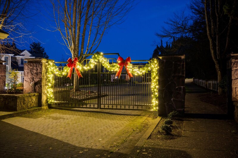Front Hoa Gate